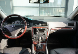 Подержанный автомобиль Volvo XC70 2007 года (12 фото)