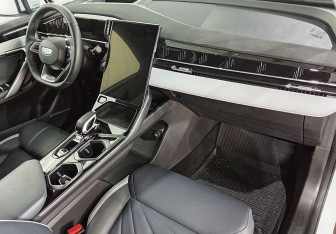 Подержанный автомобиль Geely Atlas 2024 года (9 фото)