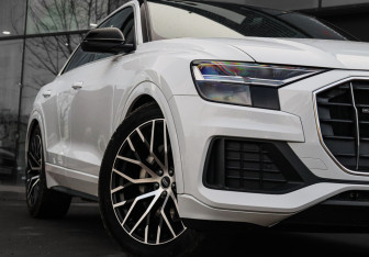 Подержанный автомобиль Audi Q8 2021 года (8 фото)