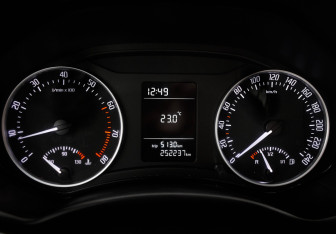 Подержанный автомобиль Skoda Octavia Liftback 2013 года (12 фото)