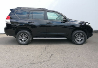Подержанный автомобиль Toyota Land Cruiser Prado 2010 года (4 фото)