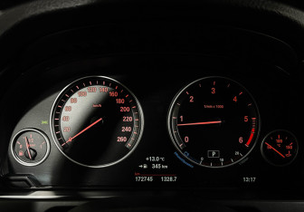Подержанный автомобиль BMW X5 2017 года (13 фото)