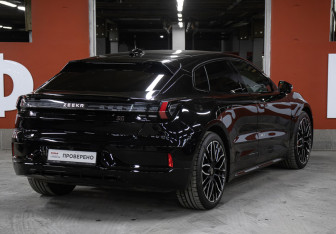 Подержанный автомобиль Zeekr 001 2023 года (5 фото)