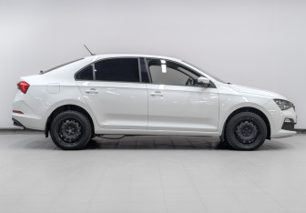 Подержанный автомобиль Skoda Rapid Liftback 2022 года (4 фото)