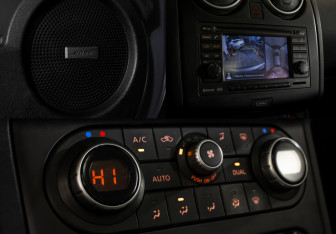 Подержанный автомобиль Nissan Qashqai 2011 года (17 фото)