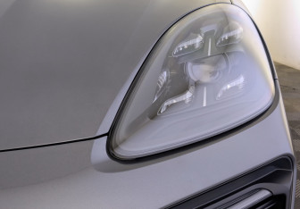 Подержанный автомобиль Porsche Cayenne 2019 года (13 фото)