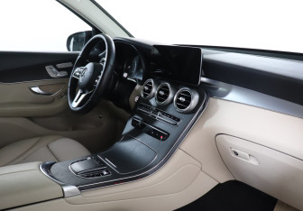 Подержанный автомобиль Mercedes-Benz GLC Coupe 2021 года (9 фото)