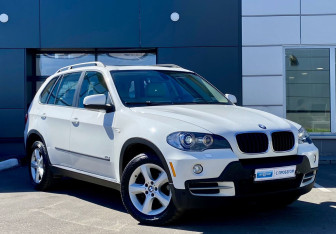 Подержанный автомобиль BMW X5 2008 года (3 фото)