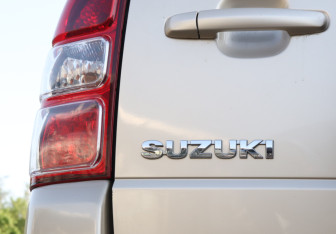 Подержанный автомобиль Suzuki Grand Vitara 2011 года (17 фото)
