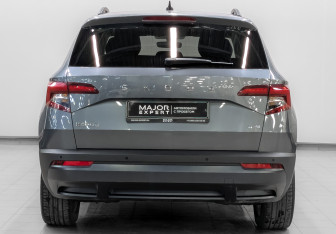Подержанный автомобиль Skoda Karoq 2021 года (6 фото)