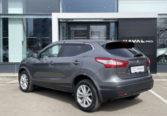 Подержанный автомобиль Nissan Qashqai 2016 года (7 фото)