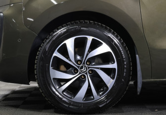 Подержанный автомобиль Citroen SpaceTourer 2018 года (30 фото)