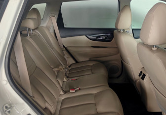 Подержанный автомобиль Nissan X-Trail 2019 года (10 фото)