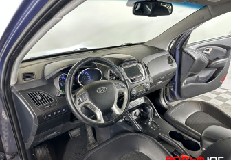 Подержанный автомобиль Hyundai ix35 2012 года (16 фото)