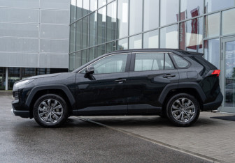 Новый Toyota RAV4 2025 (8 фото)