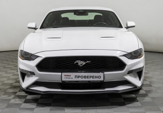 Подержанный автомобиль Ford Mustang Coupe 2023 года (2 фото)