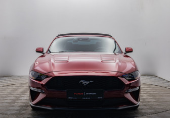 Подержанный автомобиль Ford Mustang Convertible 2019 года (8 фото)