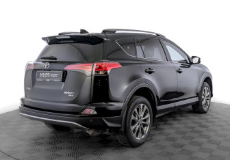 Подержанный автомобиль Toyota RAV4 2019 года (5 фото)