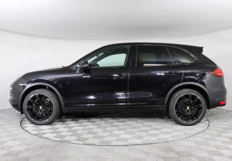Подержанный автомобиль Porsche Cayenne 2012 года (8 фото)