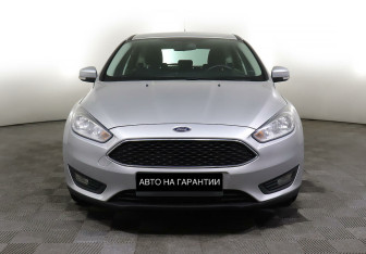 Подержанный автомобиль Ford Focus Hatchback 2017 года (2 фото)