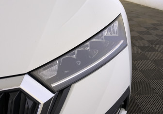 Подержанный автомобиль Skoda Octavia Liftback 2021 года (11 фото)
