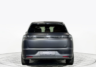 Подержанный автомобиль LiXiang L7 2023 года (6 фото)