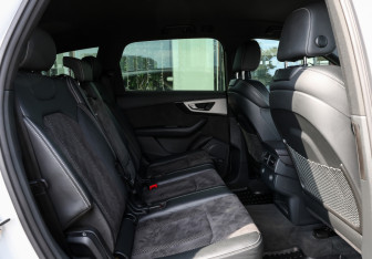 Подержанный автомобиль Audi Q7 2019 года (12 фото)