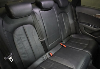 Подержанный автомобиль Audi A6 Sedan 2015 года (13 фото)