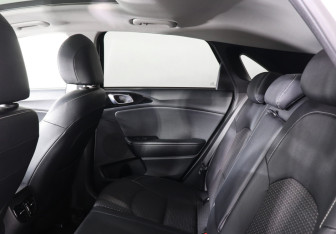 Подержанный автомобиль Kia Ceed Hatchback 2018 года (10 фото)