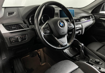 Подержанный автомобиль BMW X1 2020 года (12 фото)