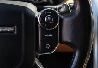 Подержанный автомобиль Land Rover Discovery 2018 года (28 фото)