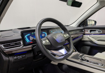 Подержанный автомобиль Exeed VX 2023 года (14 фото)