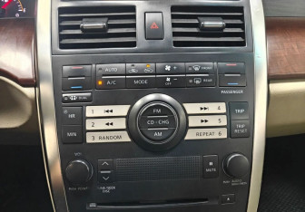 Подержанный автомобиль Nissan Teana 2006 года (14 фото)