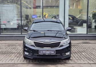 Подержанный автомобиль Kia Rio Hatchback 2016 года (2 фото)