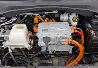 Подержанный автомобиль Москвич 3е 2023 года (9 фото)