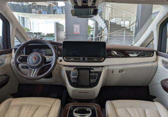 Новый Hongqi HQ9 2025 (10 фото)