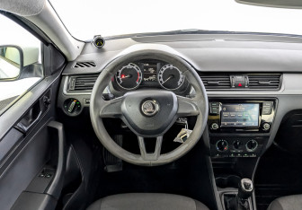 Подержанный автомобиль Skoda Rapid Liftback 2019 года (21 фото)