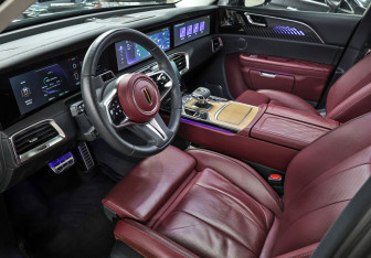 Подержанный автомобиль Hongqi E-HS9 2022 года (17 фото)