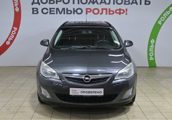 Подержанный автомобиль Opel Astra Wagon 2012 года (2 фото)