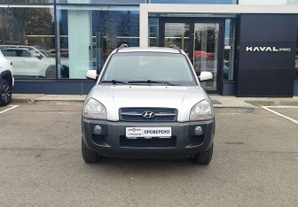 Подержанный автомобиль Hyundai Tucson 2008 года (2 фото)