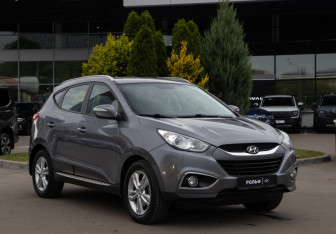 Подержанный автомобиль Hyundai ix35 2012 года (2 фото)