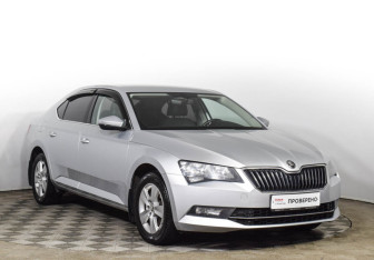 Подержанный автомобиль Skoda Superb Liftback 2016 года (4 фото)
