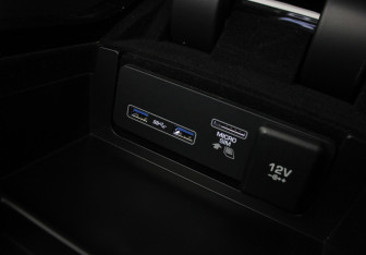 Подержанный автомобиль Land Rover Range Rover Velar 2018 года (49 фото)