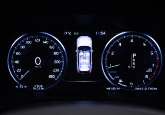 Подержанный автомобиль Volvo XC60 2018 года (12 фото)