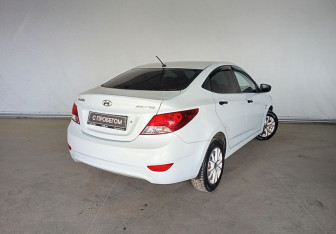 Подержанный автомобиль Hyundai Solaris Sedan 2014 года (6 фото)