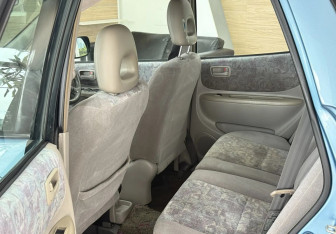 Подержанный автомобиль Toyota Corolla Spacio 1998 года (18 фото)