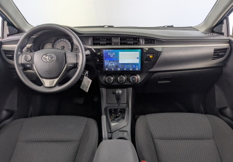Подержанный автомобиль Toyota Corolla Sedan 2015 года (22 фото)