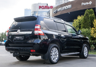Подержанный автомобиль Toyota Land Cruiser Prado 2017 года (4 фото)