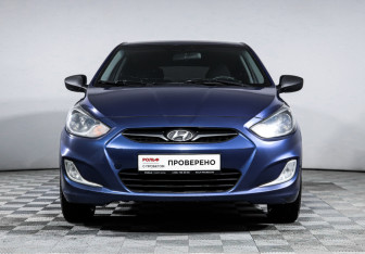 Подержанный автомобиль Hyundai Solaris Hatchback 2012 года (2 фото)