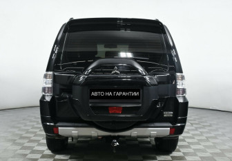 Подержанный автомобиль Mitsubishi Pajero 2017 года (4 фото)